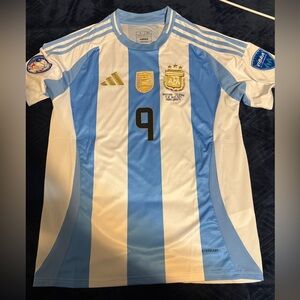 Argentina J Alvarez 9 23/34 Copa America